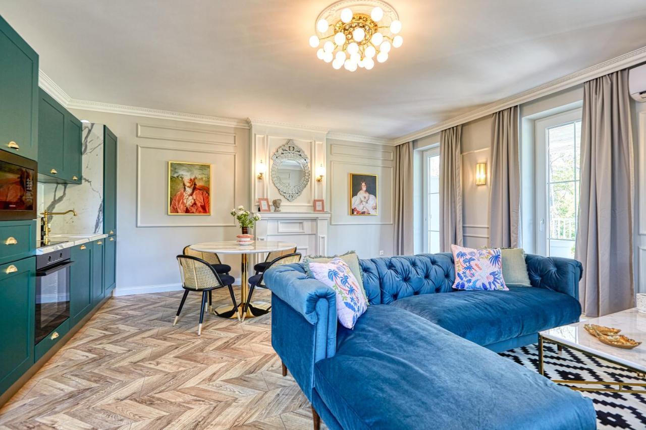 The Doors Luxury Apartment Mosonmagyaróvár Екстериор снимка