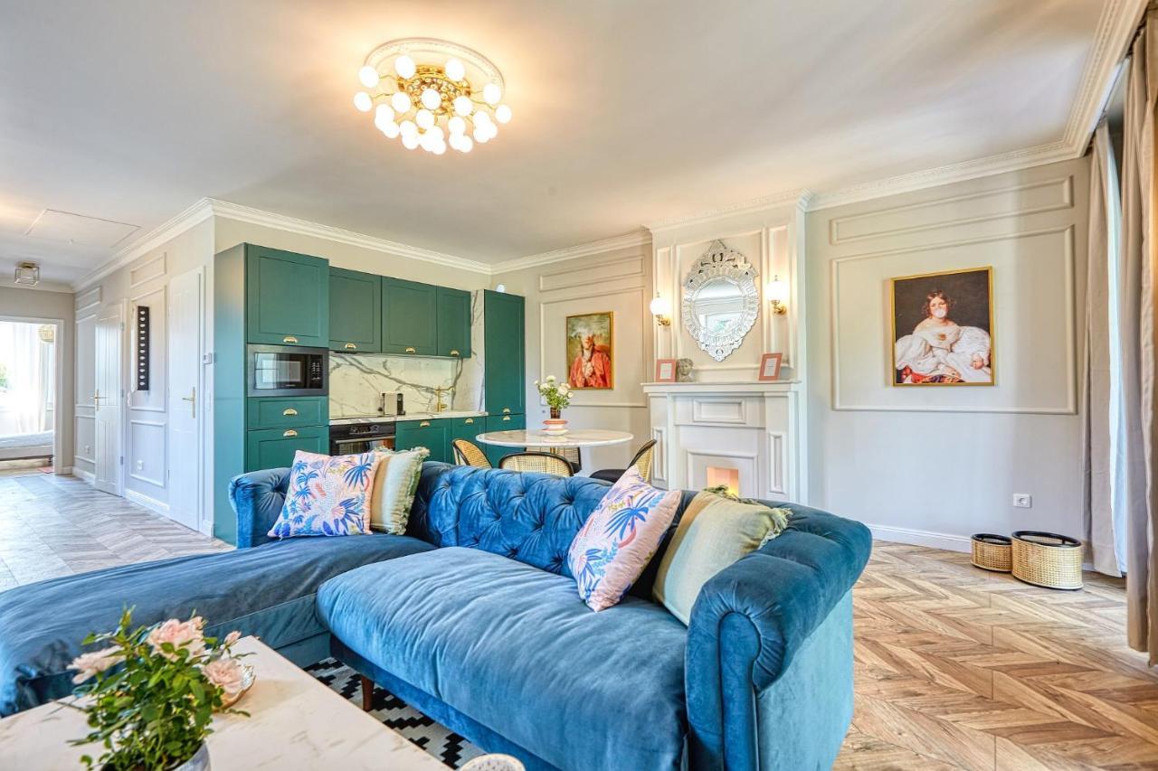 The Doors Luxury Apartment Mosonmagyaróvár Екстериор снимка