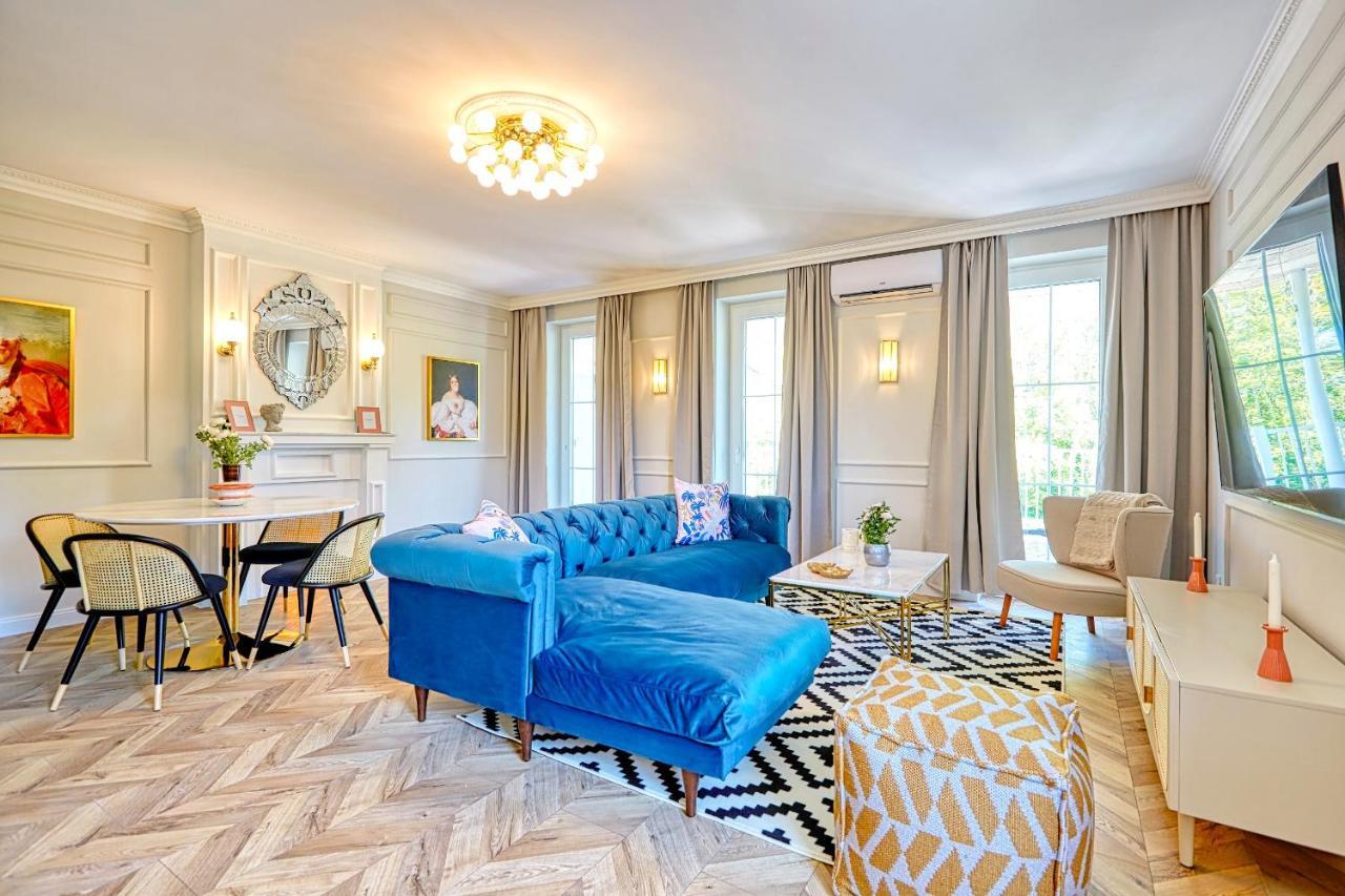 The Doors Luxury Apartment Mosonmagyaróvár Екстериор снимка