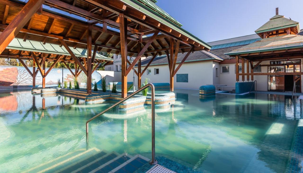 The Doors Luxury Apartment Mosonmagyaróvár Екстериор снимка
