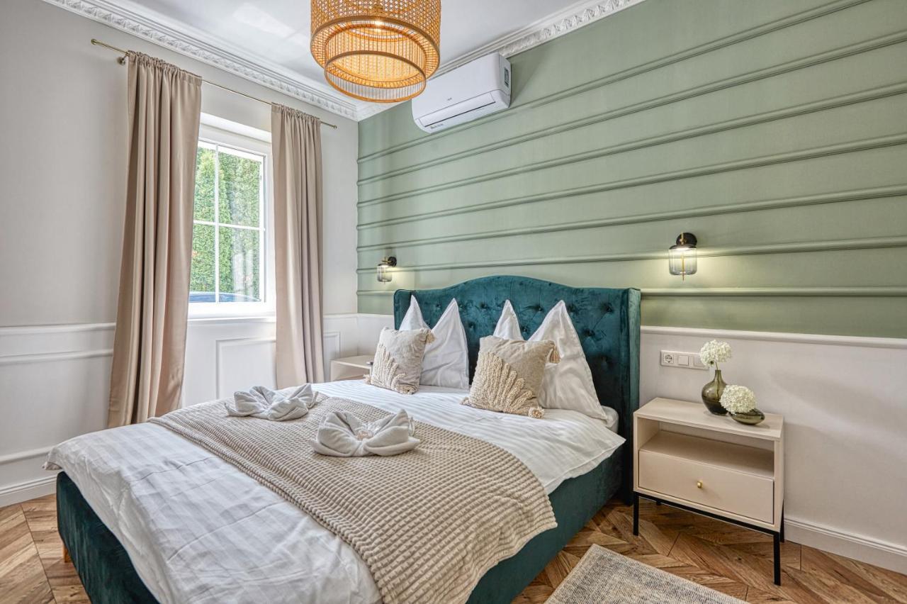 The Doors Luxury Apartment Mosonmagyaróvár Екстериор снимка