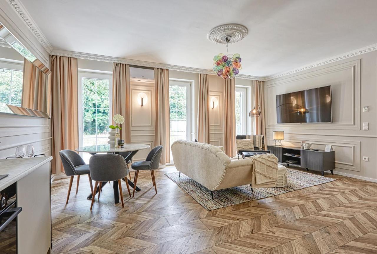 The Doors Luxury Apartment Mosonmagyaróvár Екстериор снимка