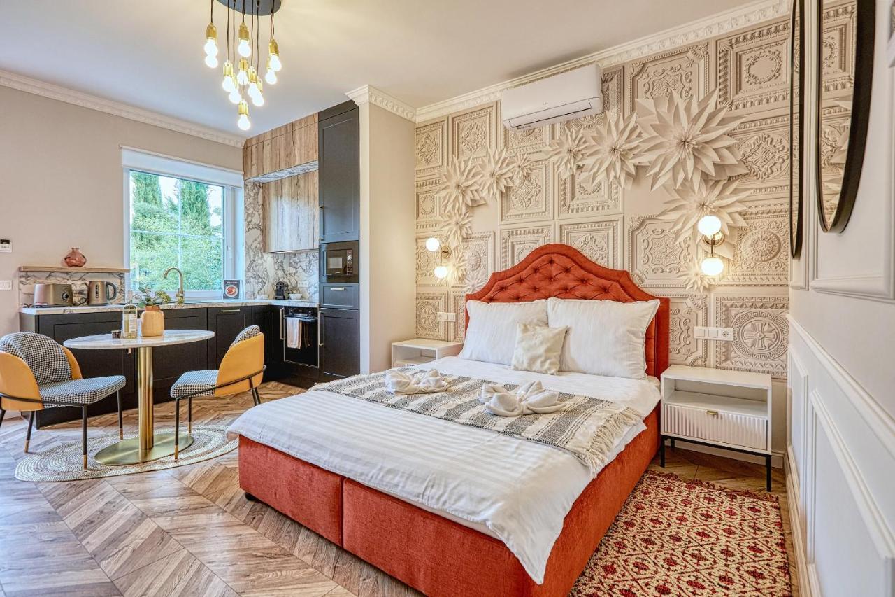 The Doors Luxury Apartment Mosonmagyaróvár Екстериор снимка
