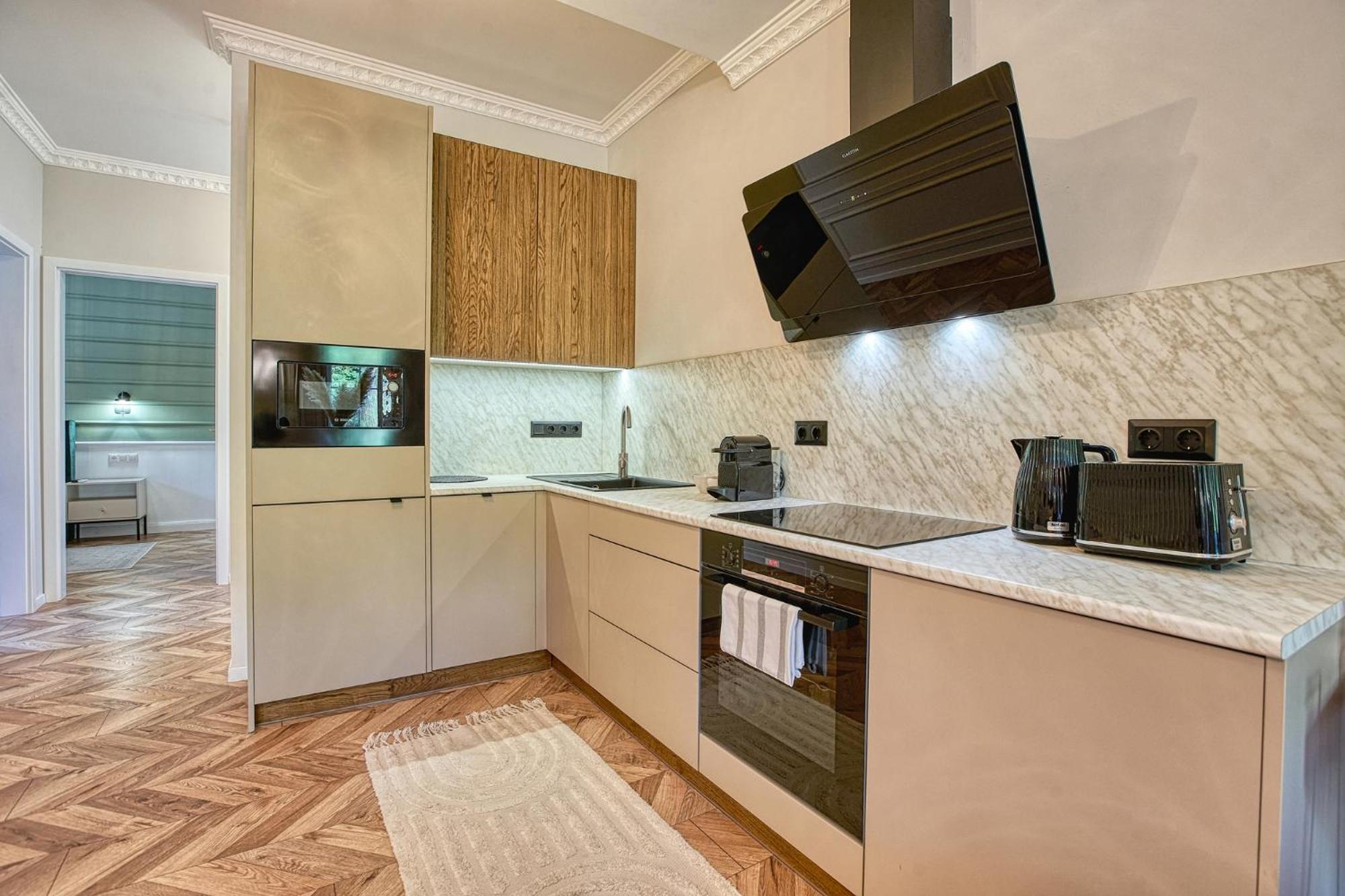 The Doors Luxury Apartment Mosonmagyaróvár Екстериор снимка