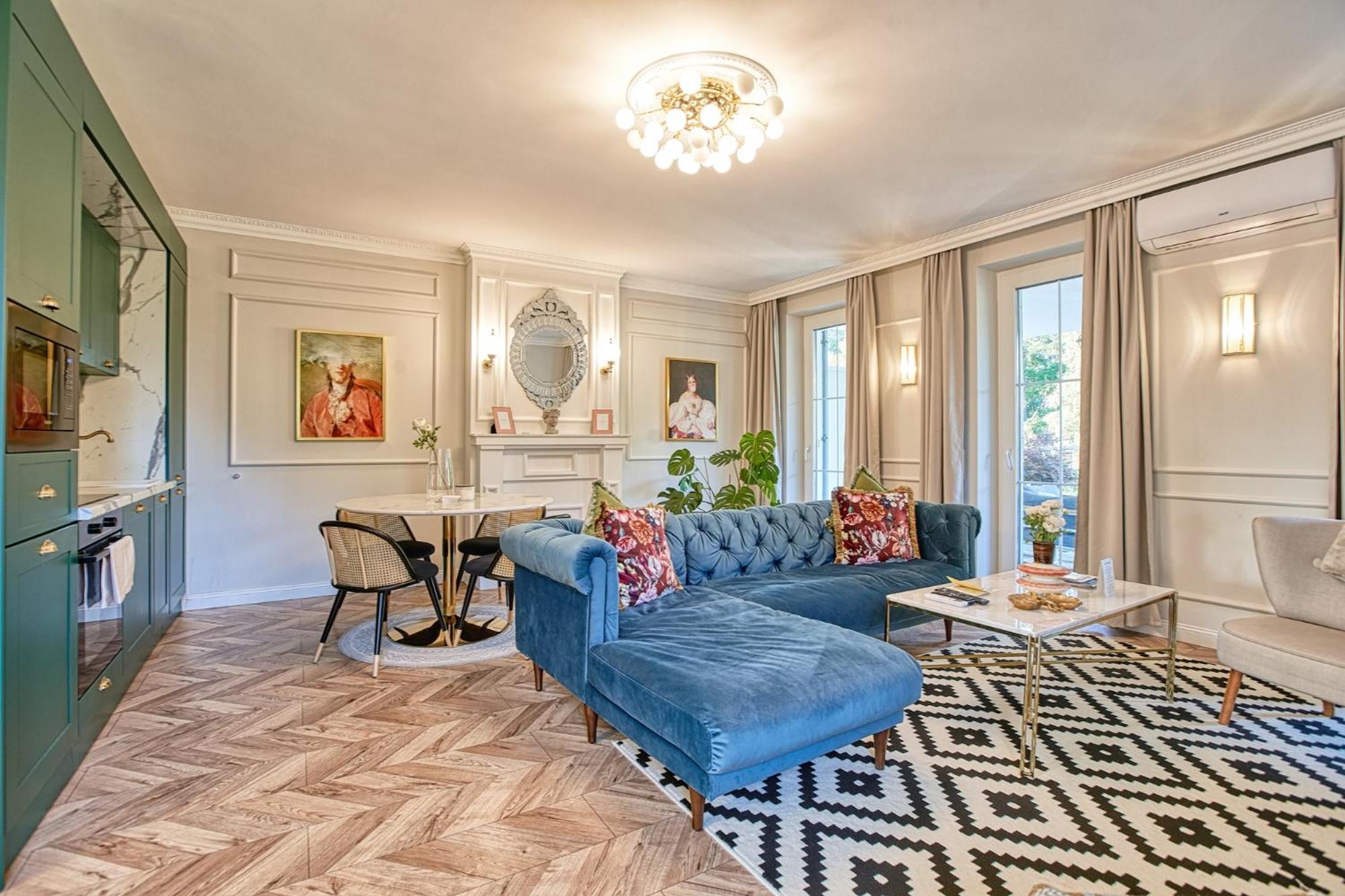 The Doors Luxury Apartment Mosonmagyaróvár Екстериор снимка