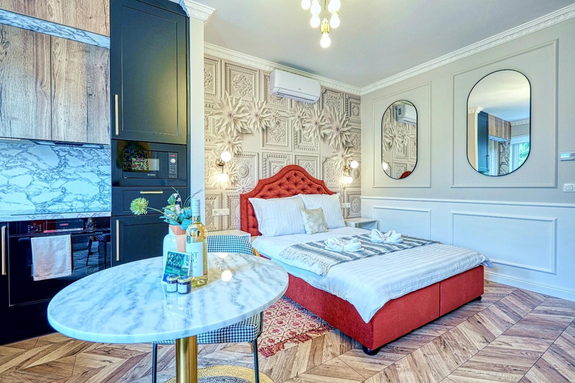 The Doors Luxury Apartment Mosonmagyaróvár Екстериор снимка