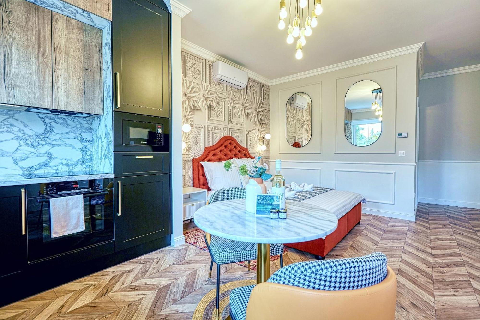 The Doors Luxury Apartment Mosonmagyaróvár Екстериор снимка