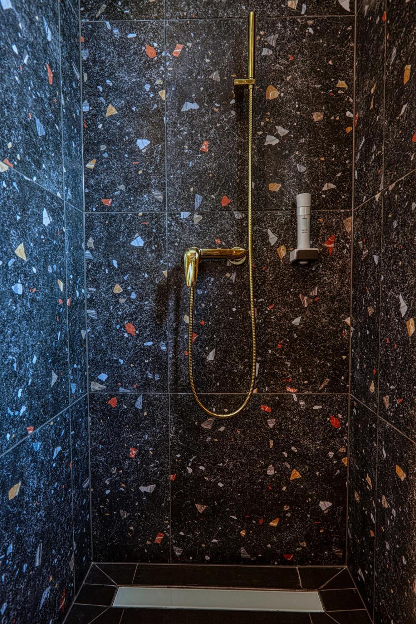 The Doors Luxury Apartment Mosonmagyaróvár Екстериор снимка