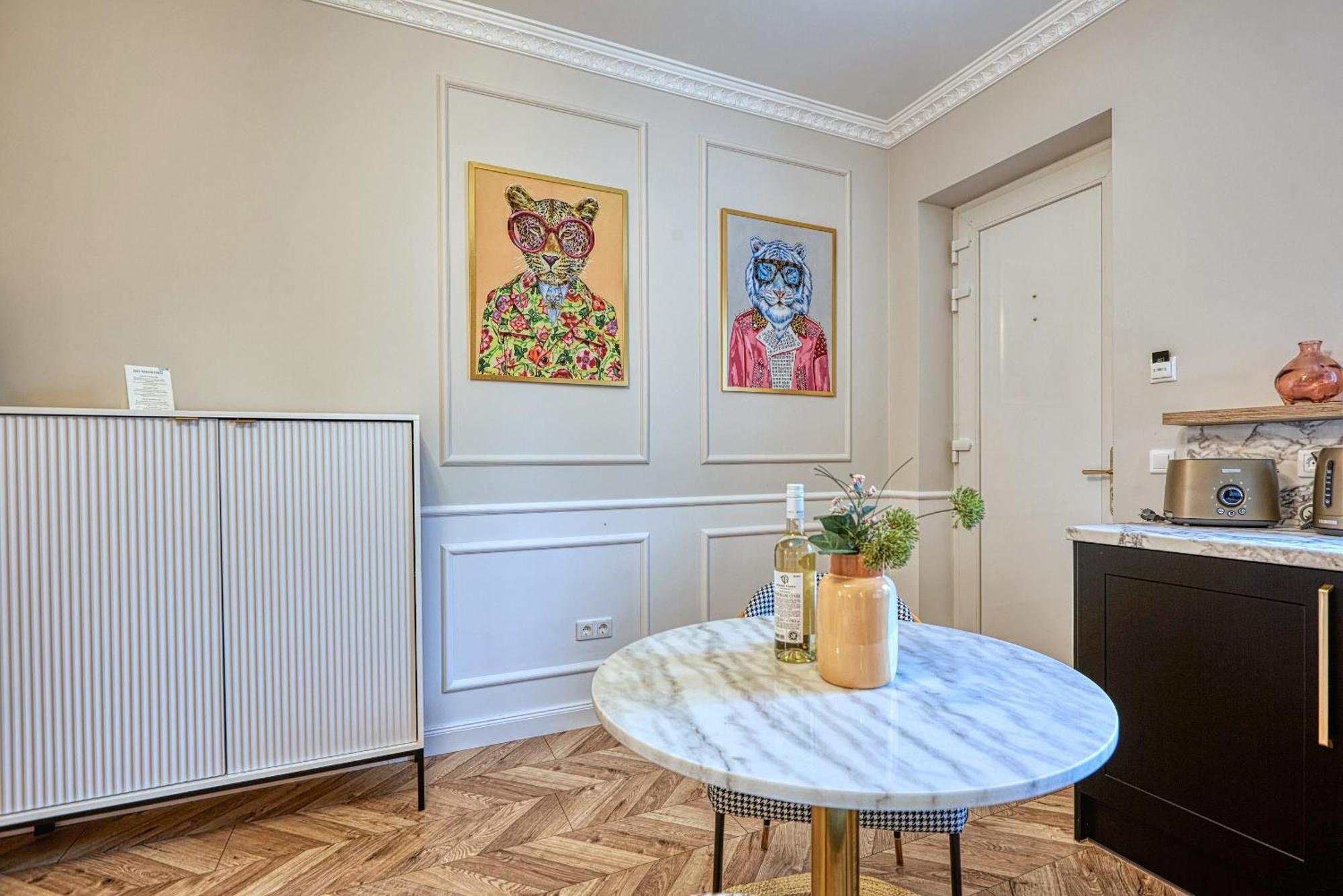 The Doors Luxury Apartment Mosonmagyaróvár Екстериор снимка