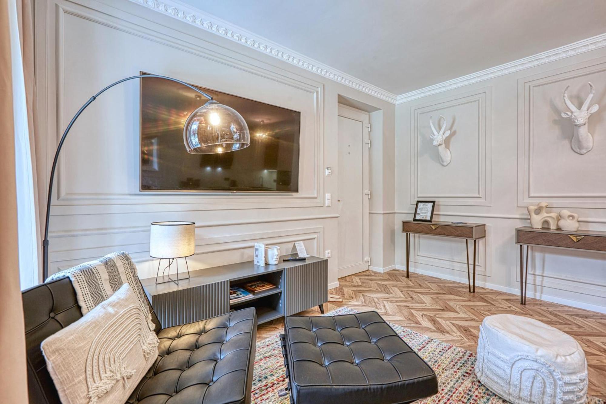 The Doors Luxury Apartment Mosonmagyaróvár Екстериор снимка