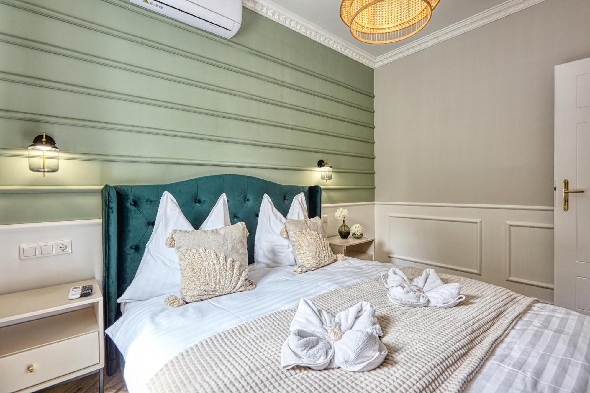 The Doors Luxury Apartment Mosonmagyaróvár Екстериор снимка